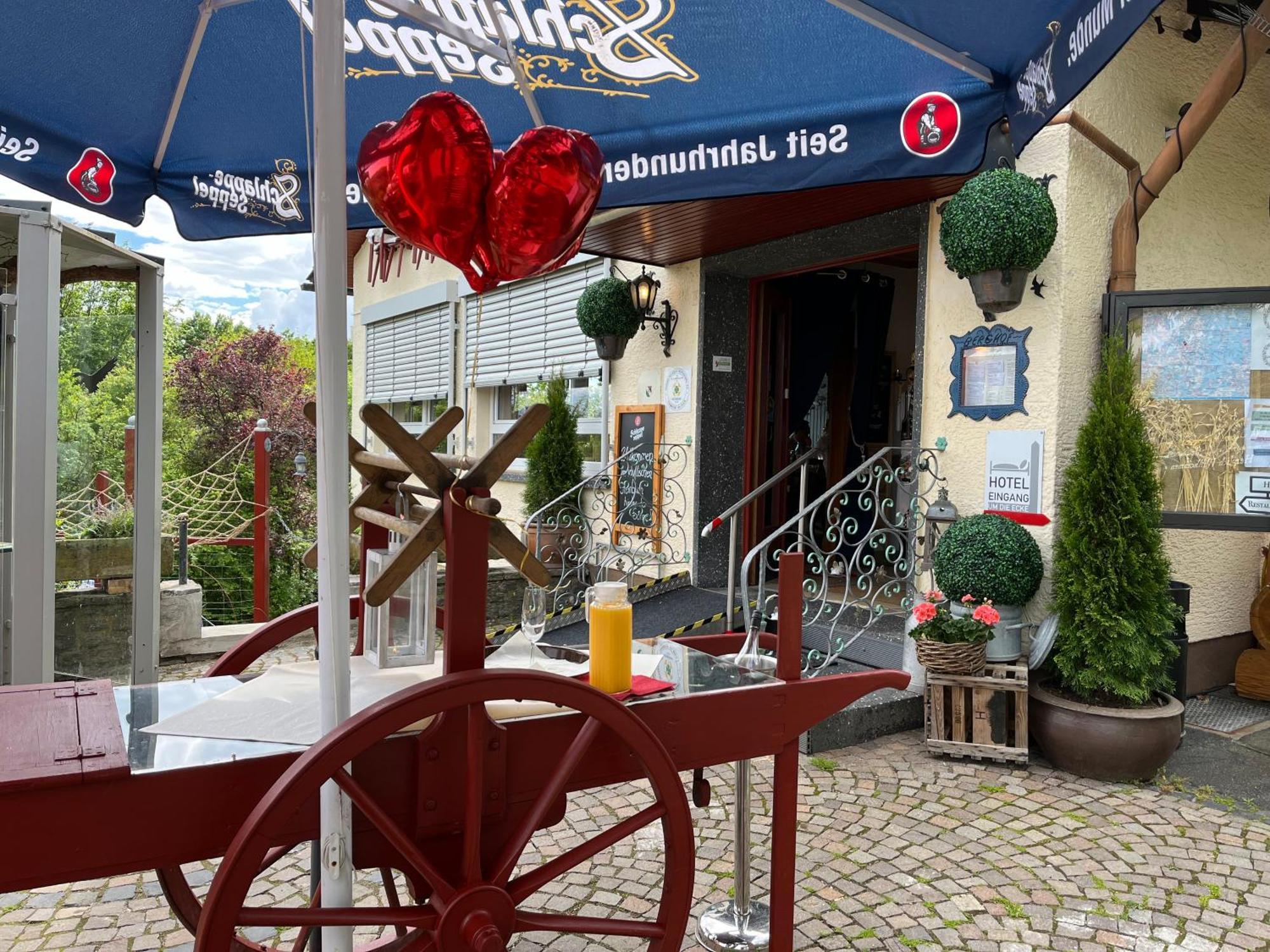 Hotel-Restaurant Berghof Johannesberg Экстерьер фото
